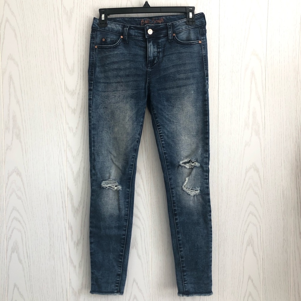 EUC Celebrity Pink Distressed Mid Rise Ankle Skinny Jeans Size 3/26